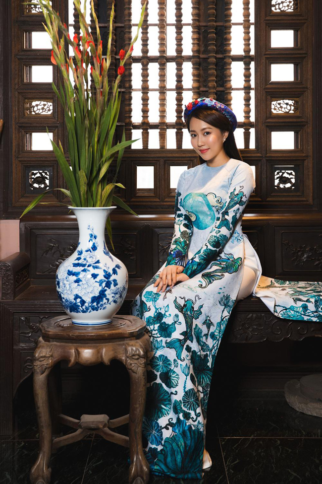 Người yêu Sơn Tùng khoe vẻ đẹp ngọc nữ trong tà áo dài đón Tết